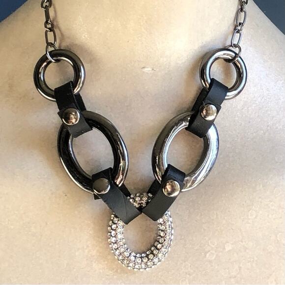 Urban Outfitters NWT Black Silver Sparkly Rhinestones Statement Necklace - Picture 5 of 13